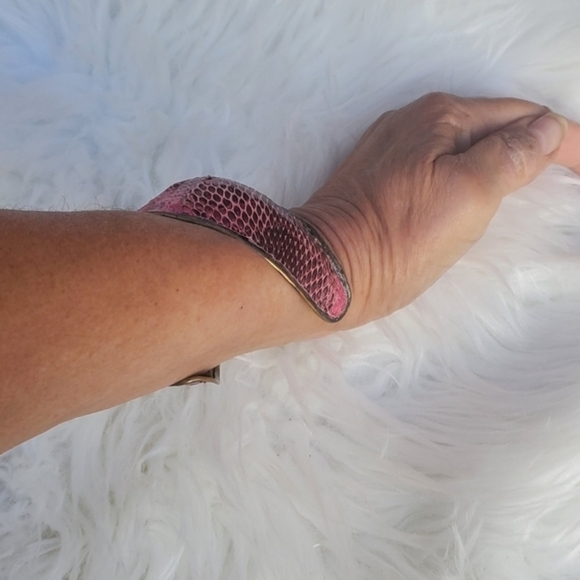 Vintage Elodia Texas Snakeskin Modernist cuff - Picture 10 of 13